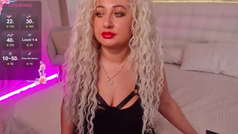 Snapshot of lilit_1love chatting on December 2025 04:46:02 PM Lilit online show from December 2025 04:46:02 PM