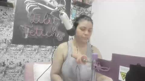 Lilit  online show from November 2025 05:45:02 PM