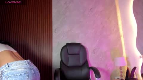 Snapshot of lilith__rosse chatting on September 2025 12:28:01 PM Lilith Rosse online show from September 2025 12:28:01 PM