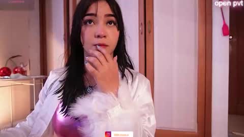 Snapshot of lilith__rosse chatting on November 2025 06:31:02 PM Lilith Rosse online show from November 2025 06:31:02 PM