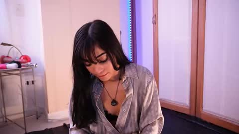 Snapshot of lilith__rosse chatting on December 2025 05:33:02 PM Lilith Rosse online show from December 2025 05:33:02 PM