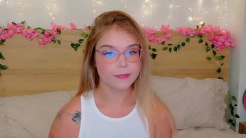 Snapshot of lilith_bonheur chatting on November 2025 09:48:01 PM Lilith Bonheur online show from November 2025 09:48:01 PM