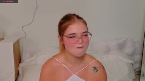 Snapshot of lilith_bonheur chatting on December 2025 02:21:01 AM Lilith Bonheur online show from December 2025 02:21:01 AM