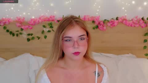 Snapshot of lilith_bonheur chatting on December 2025 09:34:02 PM Lilith Bonheur online show from December 2025 09:34:02 PM