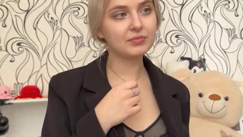 Snapshot of lilith_butterfly chatting on March 2026 11:37:01 AM Lilly online show from March 2026 11:37:01 AM