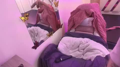   online show from December 2025 07:43:01 PM