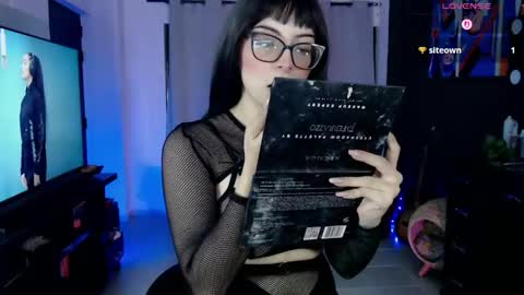 Snapshot of lilith_lennox chatting on April 2026 12:12:01 AM lilith online show from April 2026 12:12:01 AM