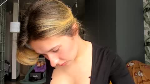 Snapshot of lilith_lutherlow chatting on April 2026 11:33:02 AM lilith online show from April 2026 11:33:02 AM