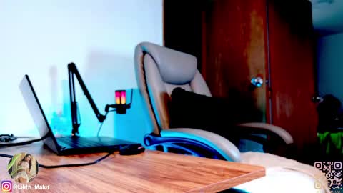 lilith_malum online show from April 2026 08:25:02 PM