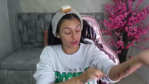 Snapshot of lilith_petit_sub chatting on January 2025 12:52:02 PM Lilith  online show from January 2025 12:52:02 PM