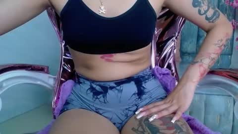 Snapshot of lilith_petit_sub chatting on January 2025 03:53:02 PM Lilith  online show from January 2025 03:53:02 PM