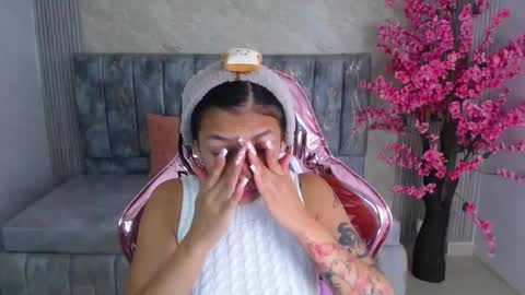 Snapshot of lilith_petit_sub chatting on January 2025 12:49:01 PM Lilith  online show from January 2025 12:49:01 PM