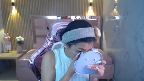 Snapshot of lilith_petit_sub chatting on February 2025 12:54:01 PM Lilith  online show from February 2025 12:54:01 PM