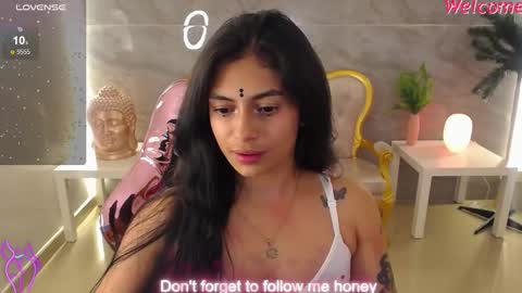 Snapshot of lilith_petit_sub chatting on February 2025 09:00:02 AM Lilith  online show from February 2025 09:00:02 AM