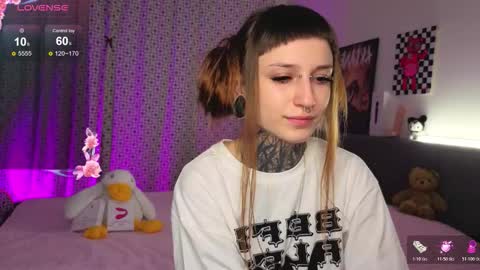 lilith_poison online show from October 2025 06:20:01 PM