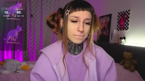 lilith_poison online show from November 2025 07:01:02 PM