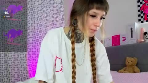 lilith_poison online show from January 2026 06:13:01 PM