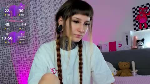 lilith_poison online show from February 2026 06:14:01 PM