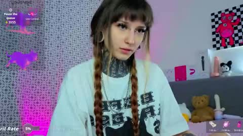 Snapshot of lilith_poison chatting on March 2026 06:40:02 PM lilith_poison online show from March 2026 06:40:02 PM