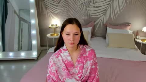 lilithgloww online show from November 2025 04:06:01 PM