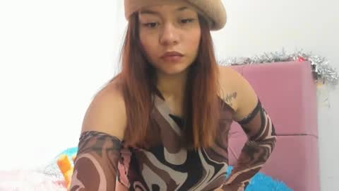 Snapshot of lilithintheeden chatting on January 2025 03:32:02 PM Lilith online show from January 2025 03:32:02 PM