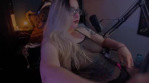 Snapshot of lilithmystic01 chatting on January 2025 01:04:02 PM lilithmystic01 online show from January 2025 01:04:02 PM