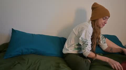 Snapshot of lilithoftrees chatting on December 2024 04:50:01 PM L online show from December 2024 04:50:01 PM