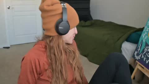 Snapshot of lilithoftrees chatting on December 2024 04:49:01 PM L online show from December 2024 04:49:01 PM