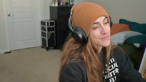 Snapshot of lilithoftrees chatting on December 2024 08:03:02 PM L online show from December 2024 08:03:02 PM