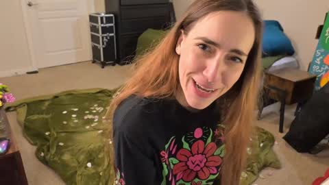 Snapshot of lilithoftrees chatting on January 2025 01:10:01 AM L online show from January 2025 01:10:01 AM