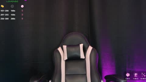 Snapshot of lilithwallkeer chatting on December 2024 05:29:02 AM Maria online show from December 2024 05:29:02 AM