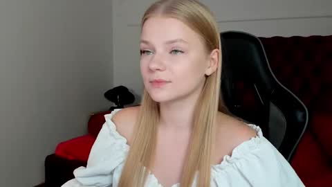 Snapshot of lilitrosen chatting on September 2025 05:25:01 PM lilitrosen online show from September 2025 05:25:01 PM