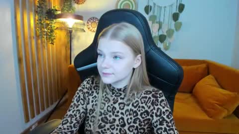 Snapshot of lilitrosen chatting on September 2025 05:26:03 PM lilitrosen online show from September 2025 05:26:03 PM