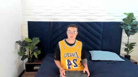 Lil James online show from November 2025 08:02:01 PM