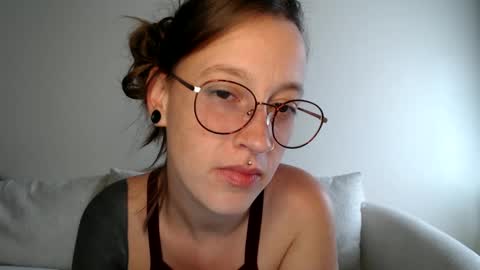 Snapshot of liljbby chatting on September 2025 10:04:02 PM Jay  please help me reach 50 thumbs up online show from September 2025 10:04:02 PM
