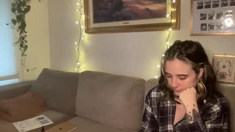 lilldaddysgirl online show from December 2025 05:20:02 PM