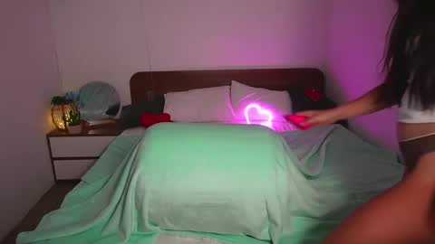 Lill Dayna online show from November 2025 11:02:01 AM