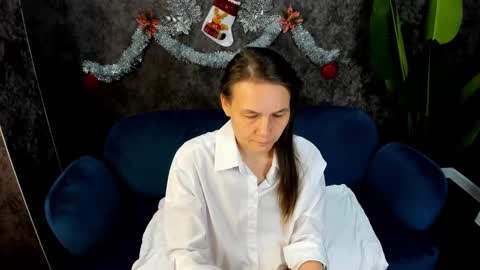 Snapshot of lillian_white1 chatting on December 2024 12:32:02 AM lillian_white1 online show from December 2024 12:32:02 AM