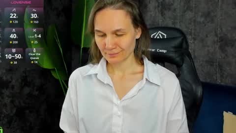 Snapshot of lillian_white1 chatting on April 2026 01:03:01 AM lillian_white1 online show from April 2026 01:03:01 AM