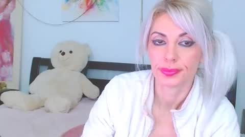 Lara online show from February 2026 09:22:01 PM