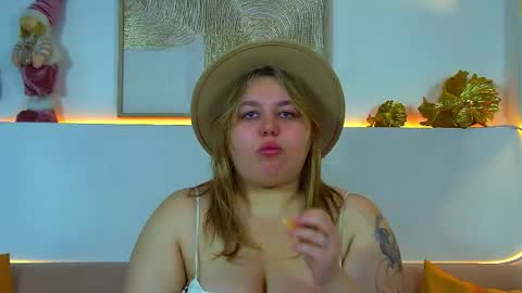 Snapshot of lillianhaig chatting on December 2025 06:17:02 AM LillianHaig online show from December 2025 06:17:02 AM