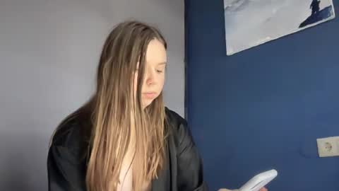 Lily online show from October 2025 10:25:01 AM