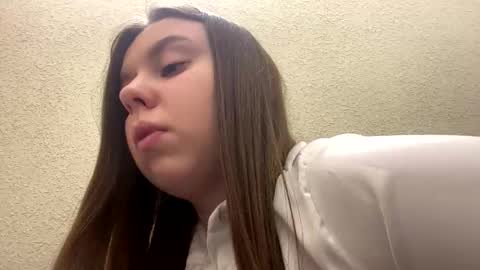 Lily online show from October 2025 06:52:02 PM