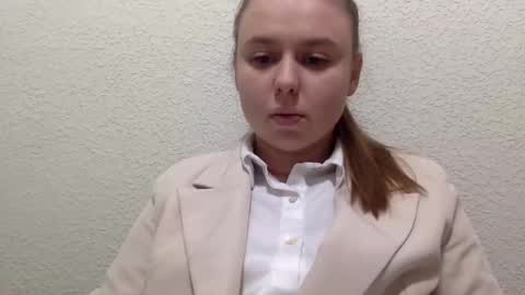 Lily online show from October 2025 11:00:02 AM