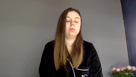 Lily online show from October 2025 07:31:02 AM