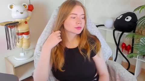 lillie_berry online show from October 2025 04:48:01 AM
