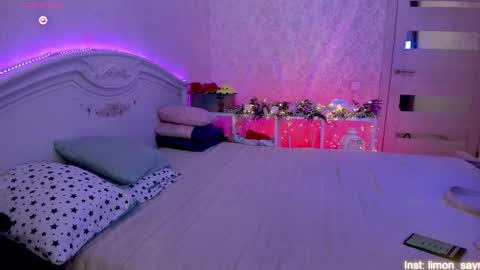 LilliMoore online show from September 2025 11:48:01 PM