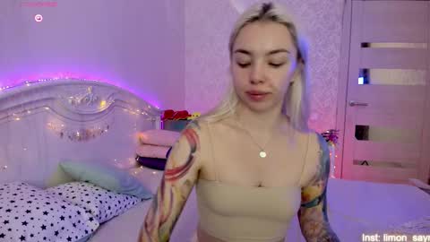 LilliMoore online show from September 2025 12:00:02 AM