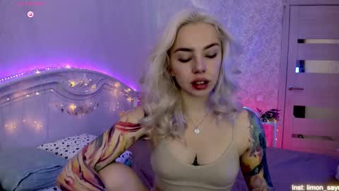 LilliMoore online show from September 2025 12:03:01 AM