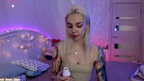 LilliMoore online show from October 2025 01:04:02 AM